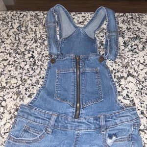 Ivy & Main Juniors size is 1 jean overalls